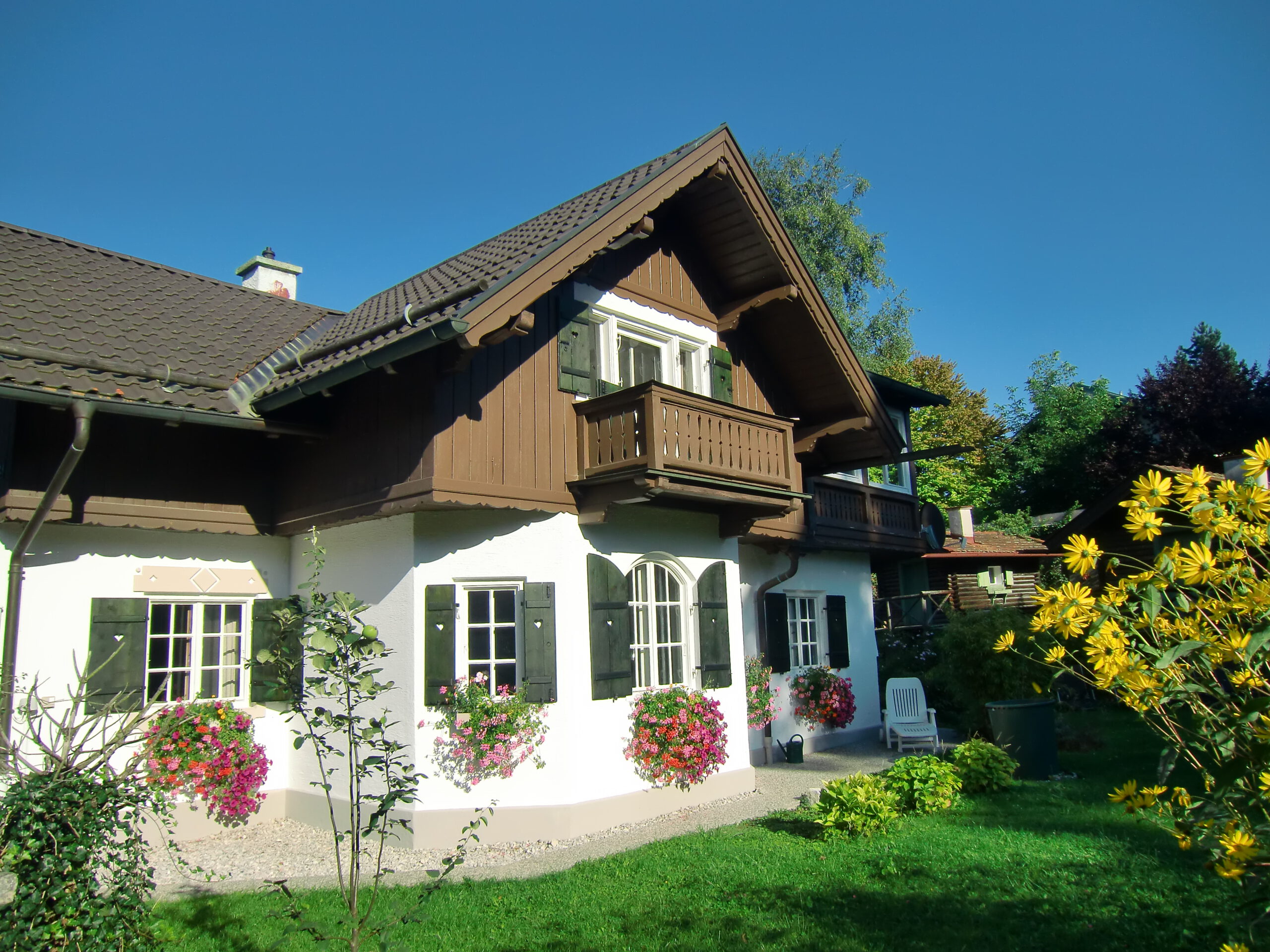 Haus außen sommer wp